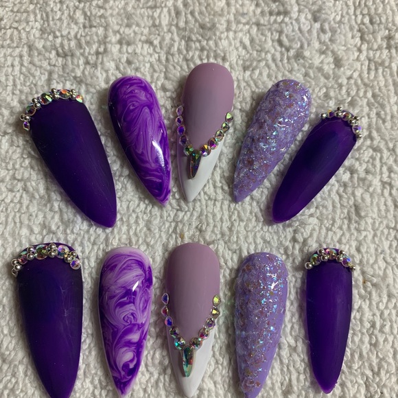 Handmade Luxury Press on Nails - Picture 3 of 6